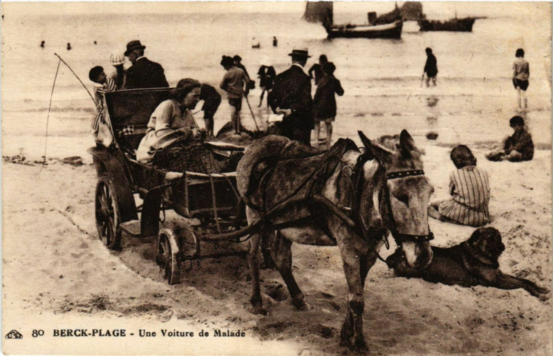 Carte postale ancienne Berck-Plage Une Voiture de Malade à Berck
