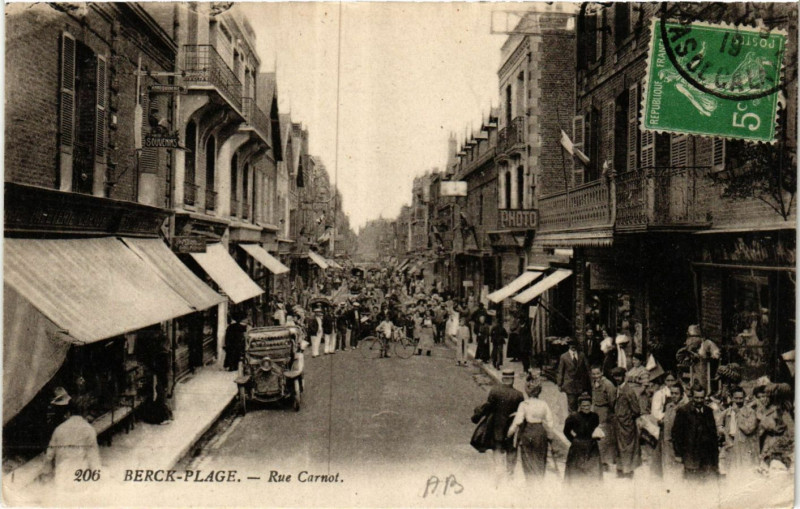 Carte postale ancienne Berck-Plage Rue Carnot à Berck