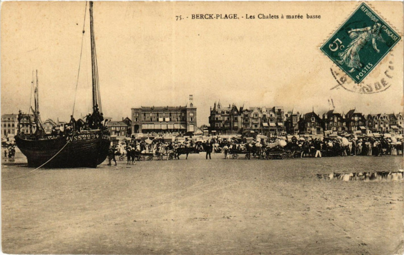 Carte postale ancienne Berck-Plage Les Chalets a marée basse à Berck
