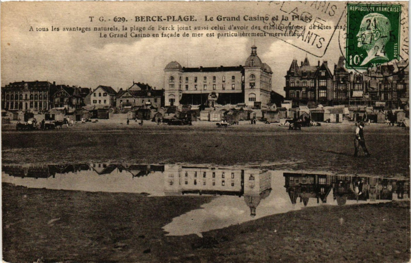 Carte postale ancienne Berck-Plage Le Grand Casino et la Plage à Berck