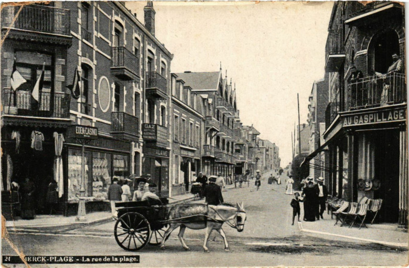 Carte postale ancienne Berck-Plage La Rue de la Plage à Berck