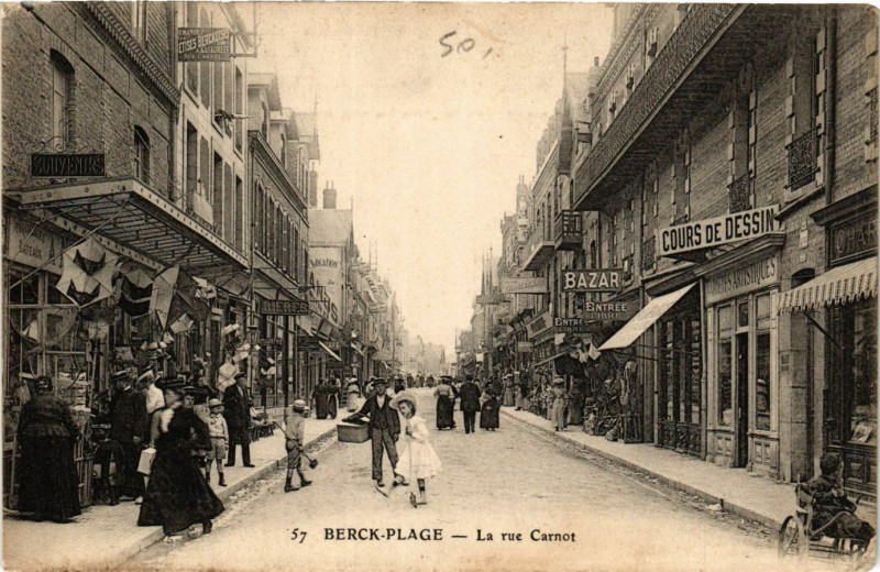 Carte postale ancienne Berck-Plage La Rue Carnot à Berck