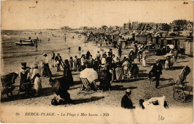 Carte postale ancienne Berck-Plage La Plage a Mer haute à Berck