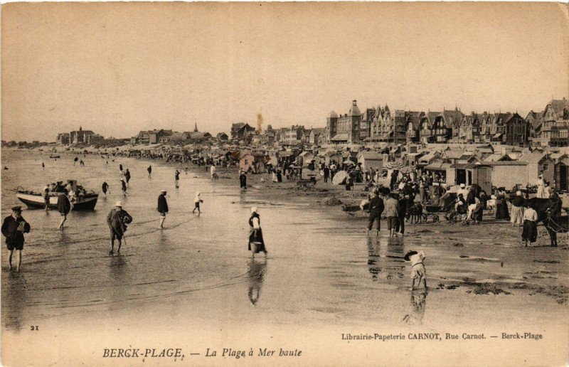 Carte postale ancienne Berck-Plage La Plage a Mer haute à Berck
