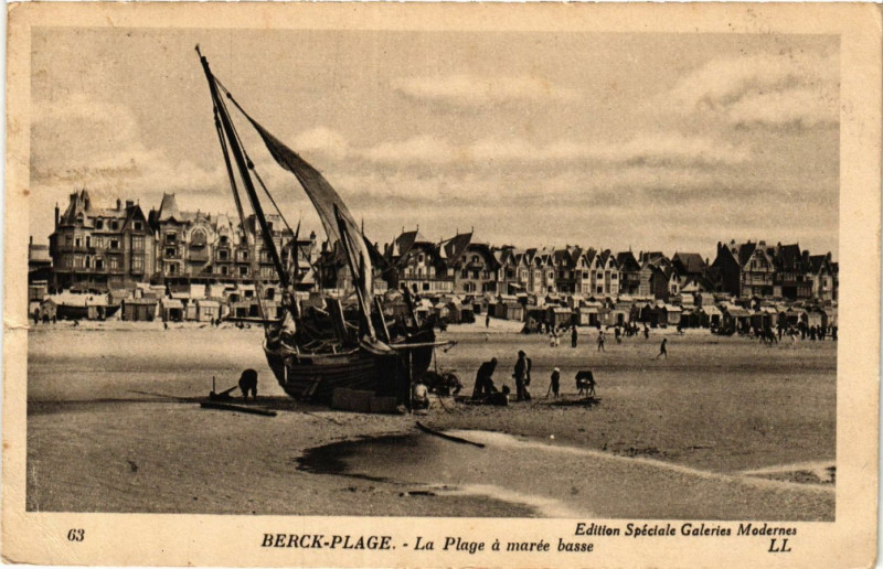 Carte postale ancienne Berck-Plage La Plage a marée basse à Berck