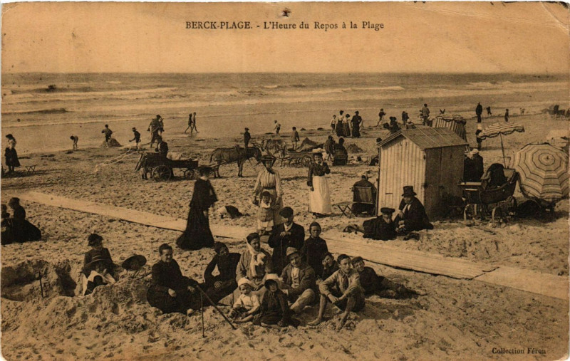 Carte postale ancienne Berck-Plage L'Heure du Repos a la Plage à Berck