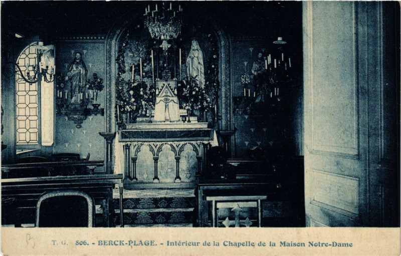 Carte postale ancienne Berck-Plage Intérieur de la Chapelle de la Maison Notre Dame à Berck