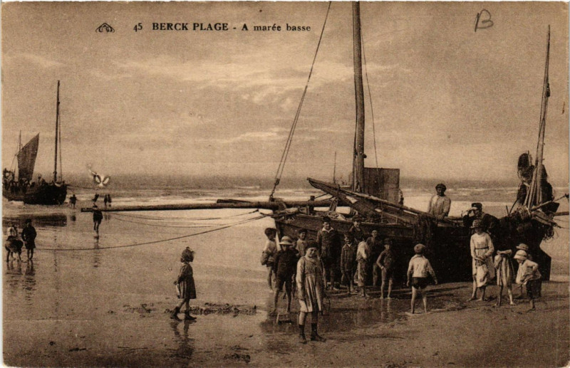 Carte postale ancienne Berck-Plage A marée basse à Berck