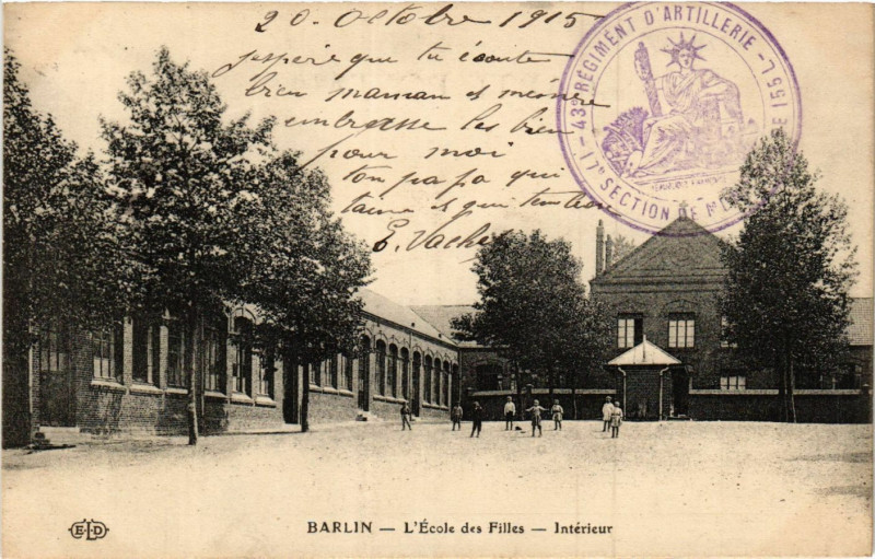 Carte postale ancienne Barlin Ecole des Filles-Intérieur à Barlin