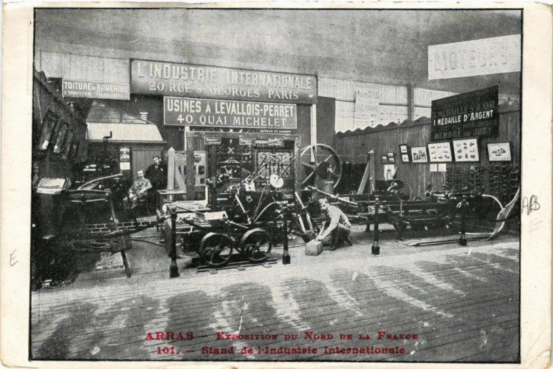 Carte postale ancienne Arras Stand de l'Industrie Internationale à Arras