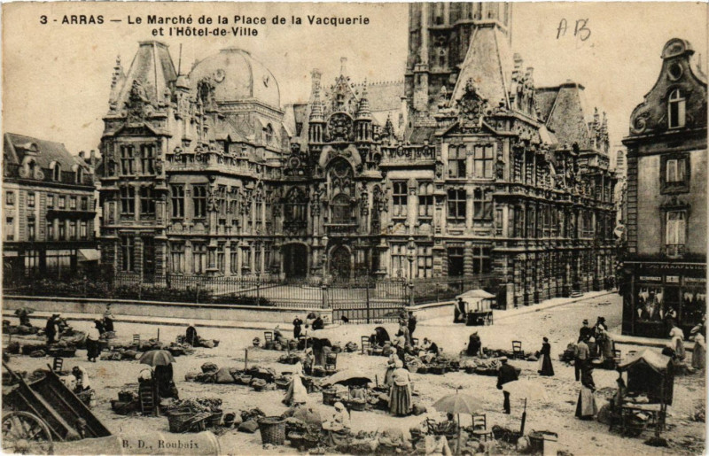 Carte postale ancienne Arras Le Marché de la Place de la Vacquerie et l'Hotel de Ville à Arras