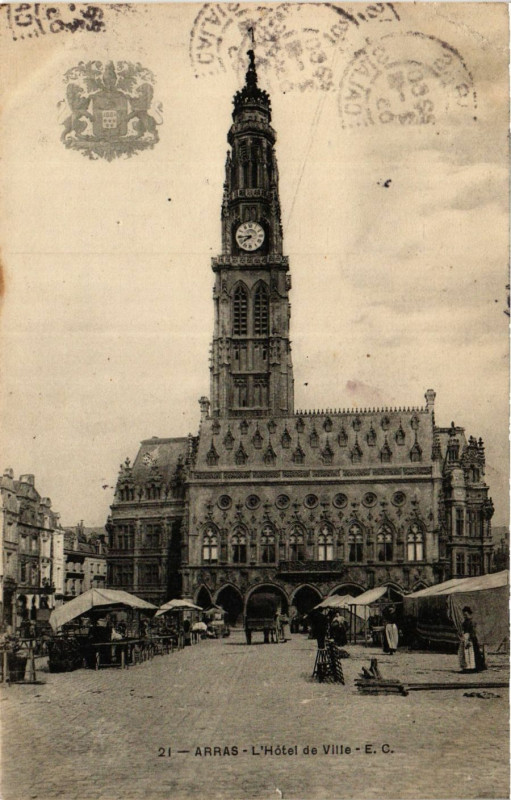 Carte postale ancienne Arras L'Hotel de Ville à Arras