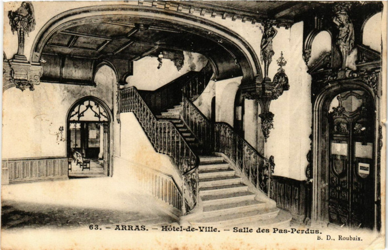 Carte postale ancienne Arras Hotel de Ville-Salle des Pas Perdus à Arras