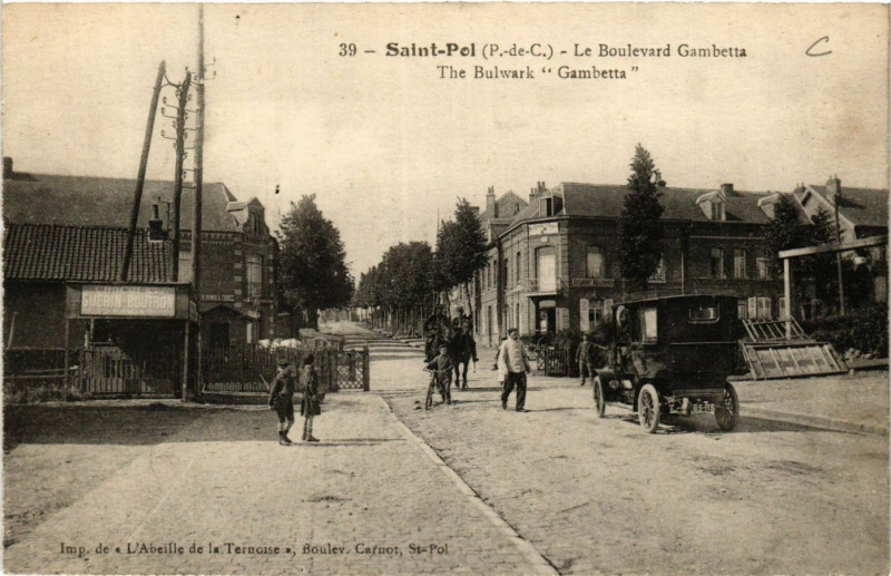 Carte postale ancienne Saint-Pol Le Boulevard Gambetta
