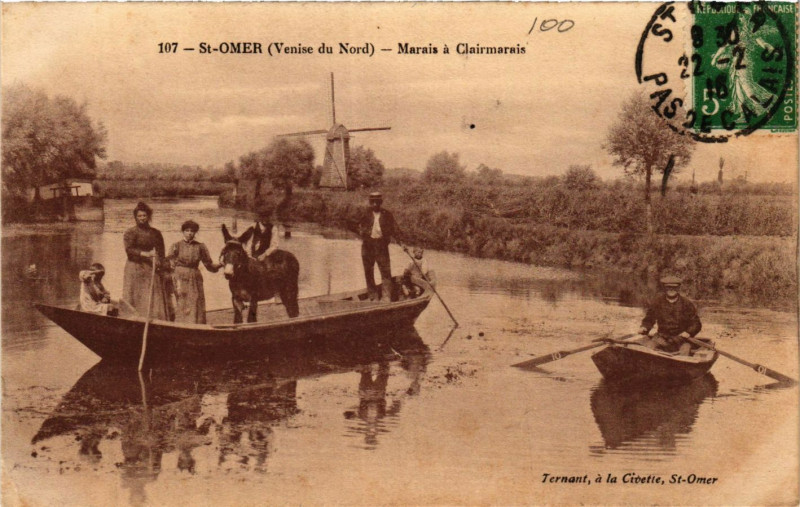 Carte postale ancienne Saint-Omer Marais a Clairmarais à Saint-Omer