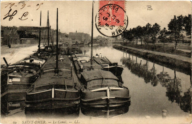 Carte postale ancienne Saint-Omer Le Canal à Saint-Omer