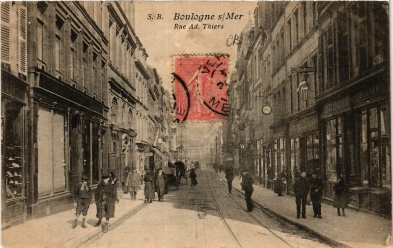 Carte postale ancienne S.B. Boulogne-sur-Mer Rue Ad. Thiers à Boulogne-sur-Mer