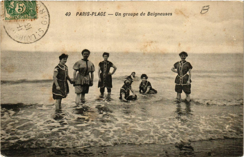 Carte postale ancienne Paris-Plage Un groupe de Baigneuse