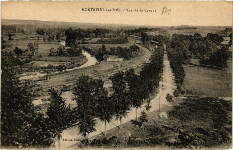 Carte postale ancienne Montreuil-sur-Mer Vue de la Canche à Montreuil