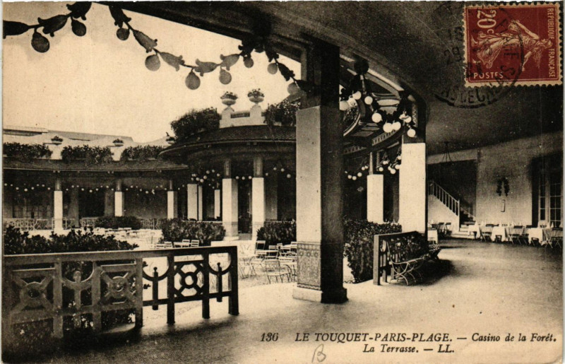 Carte postale ancienne Ll. Le Touquet-Paris-Plage Casino de la Foret au Touquet-Paris-Plage