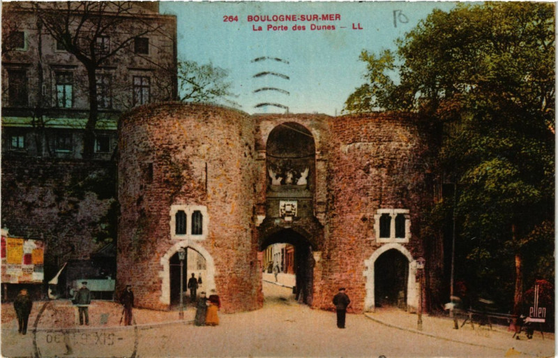Carte postale ancienne Ll. Boulogne-sur-Mer La Porte des Dunes à Boulogne-sur-Mer