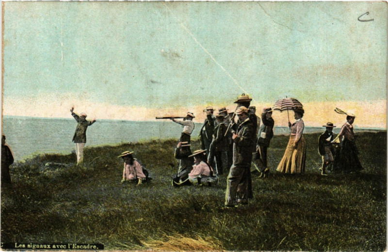 Carte postale ancienne Les Signaux avec l'Escadre