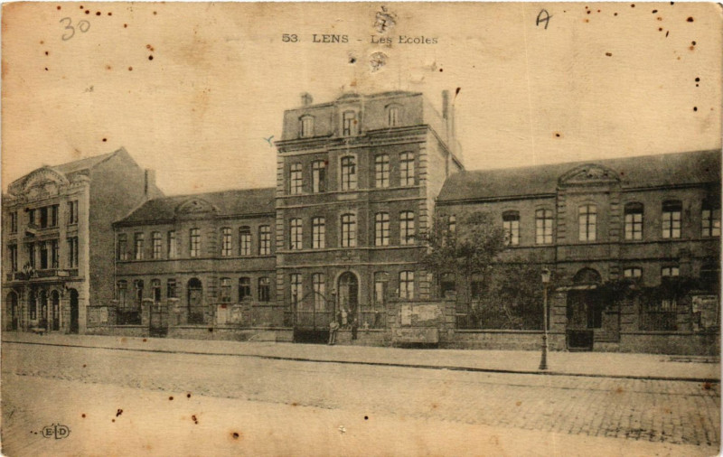 Carte postale ancienne Lens Les Ecoles à Lens