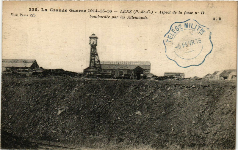 Carte postale ancienne Lens Aspect de la fosse no 11 à Lens