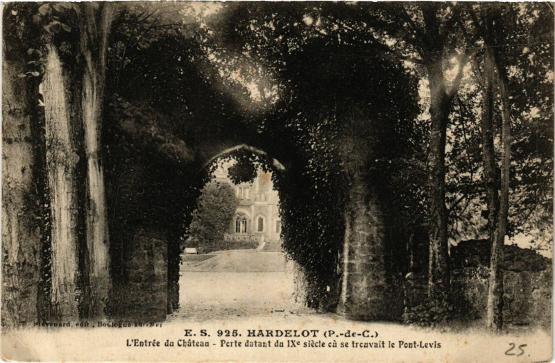 Carte postale ancienne Hardelot L'Entrée du Chateau
