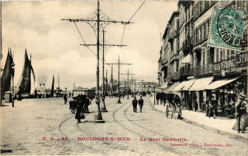 Carte postale ancienne E.S. Boulogne-sur-Mer Le Quai Gambetta à Boulogne-sur-Mer