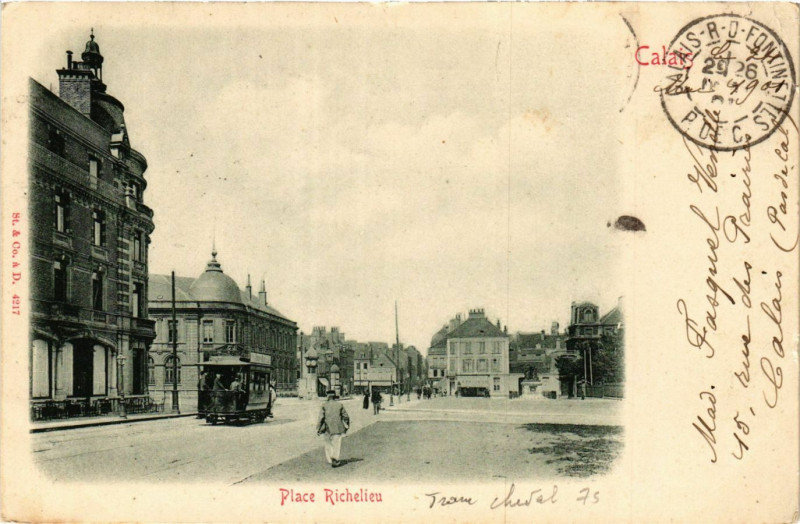 Carte postale ancienne Calais Place Richelieu à Calais