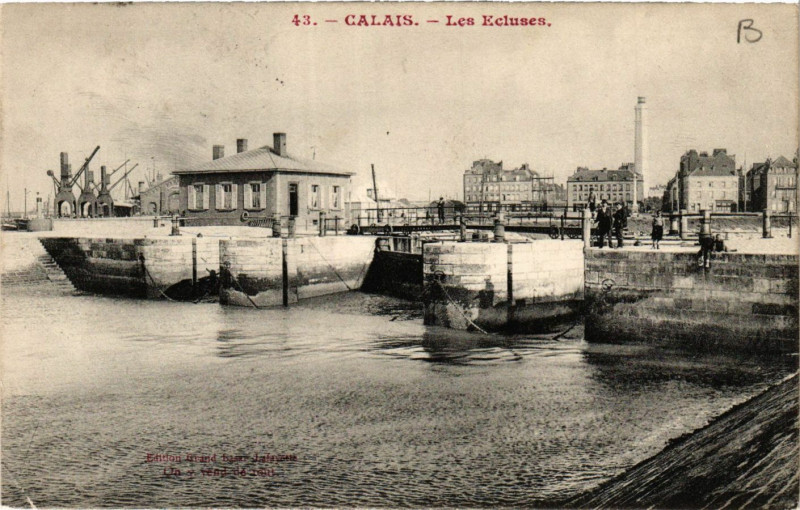 Carte postale ancienne Calais Les Ecluses à Calais