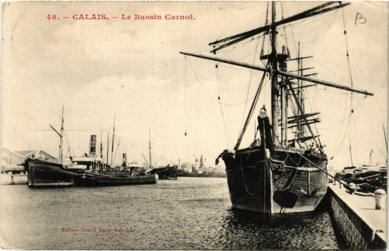 Carte postale ancienne Calais Le Bassin Carnot à Calais