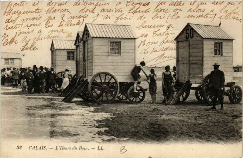 Carte postale ancienne Calais L'Heure du Bain à Calais