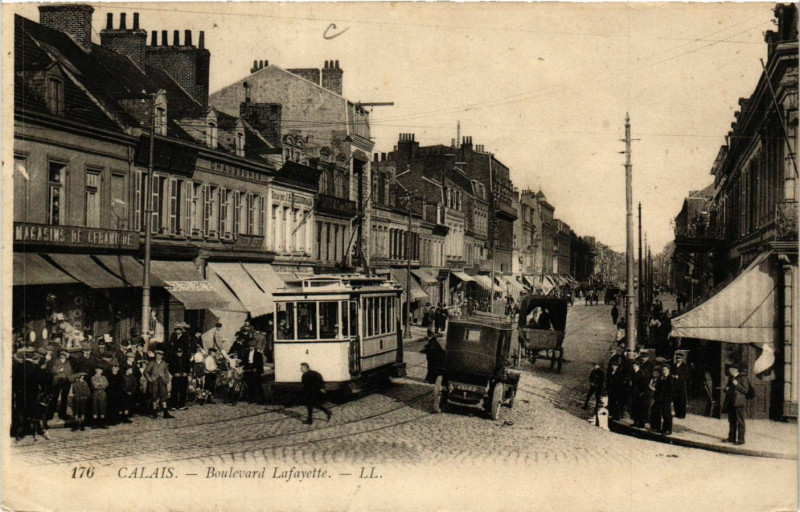 Carte postale ancienne Calais Boulevard Lafayette à Calais