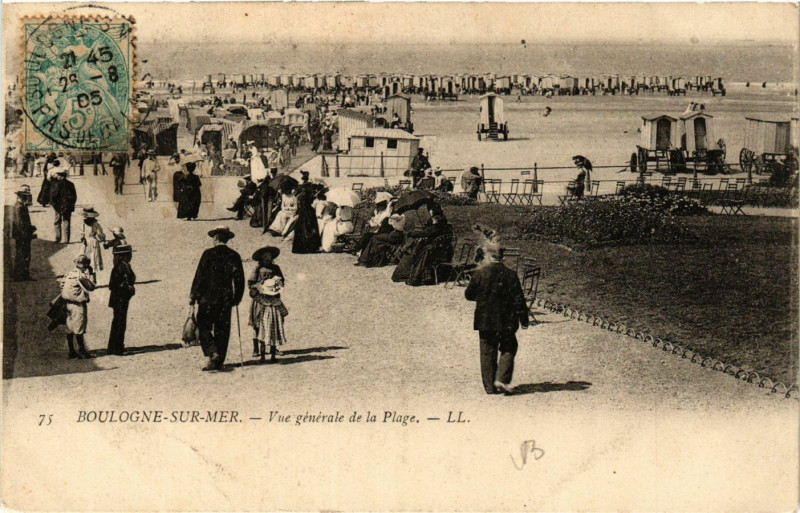 Carte postale ancienne Boulogne-sur-Mer Vue générale de la Plage à Boulogne-sur-Mer