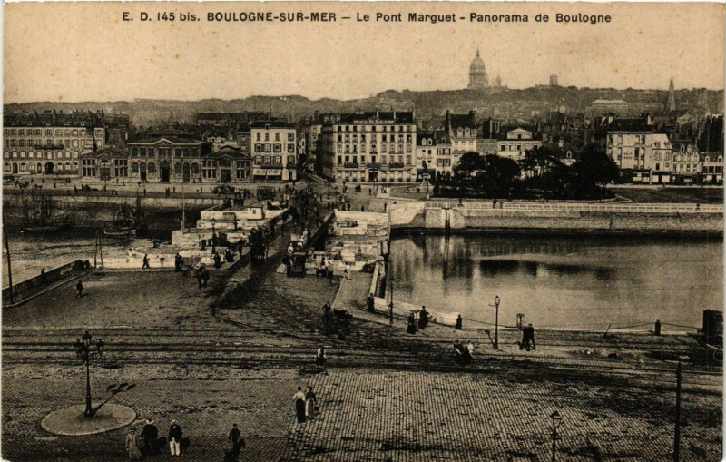 Carte postale ancienne Boulogne-sur-Mer Le Port Maguet Panorama de Boulogne à Boulogne-sur-Mer