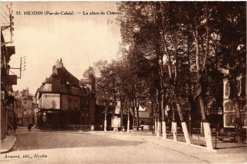 Carte postale ancienne 55 Hesdin La Place du Chateau à Hesdin