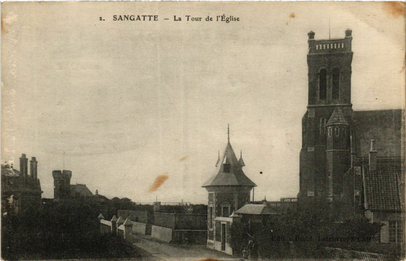 Carte postale ancienne 2 Sangatte La Tour de l'Eglise à Sangatte