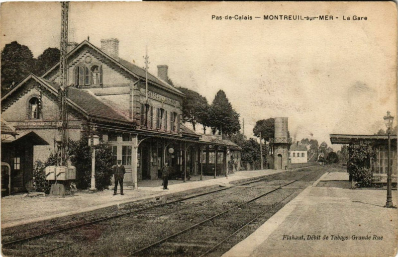 Carte postale ancienne Montreuil-sur-Mer La Gare à Montreuil