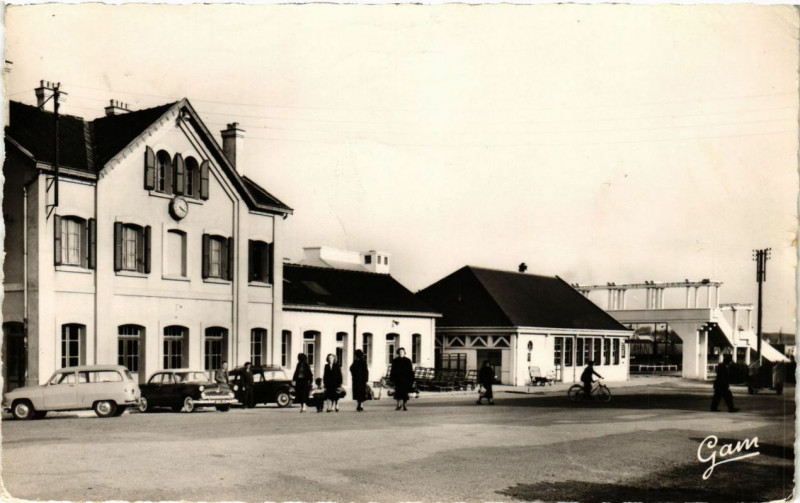 Carte postale ancienne Etaples-sur-Mer La Gare à Étaples