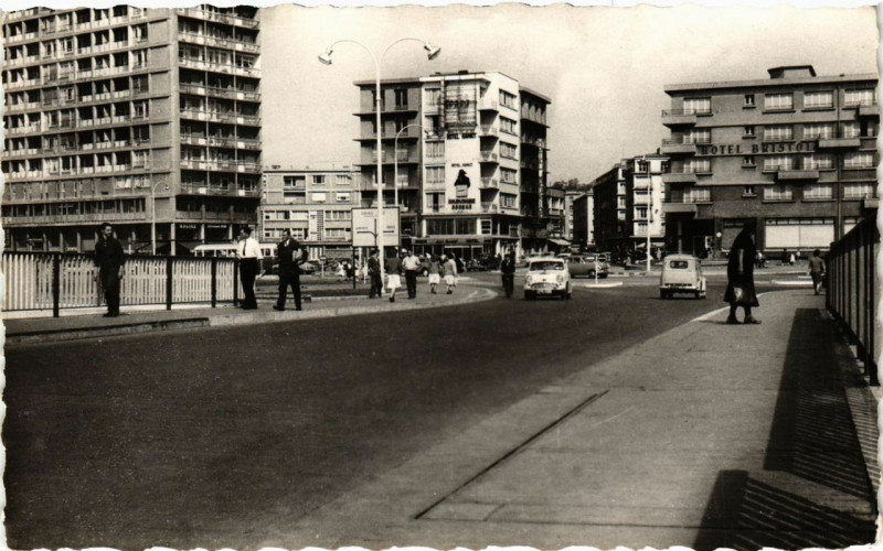 Carte postale ancienne Boulogne-sur-Mer Pont Marguet et Rue Faidherbe à Boulogne-sur-Mer