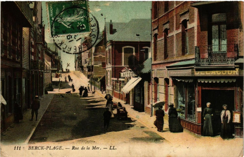 Carte postale ancienne Berck-Plage Rue de la Mer à Berck