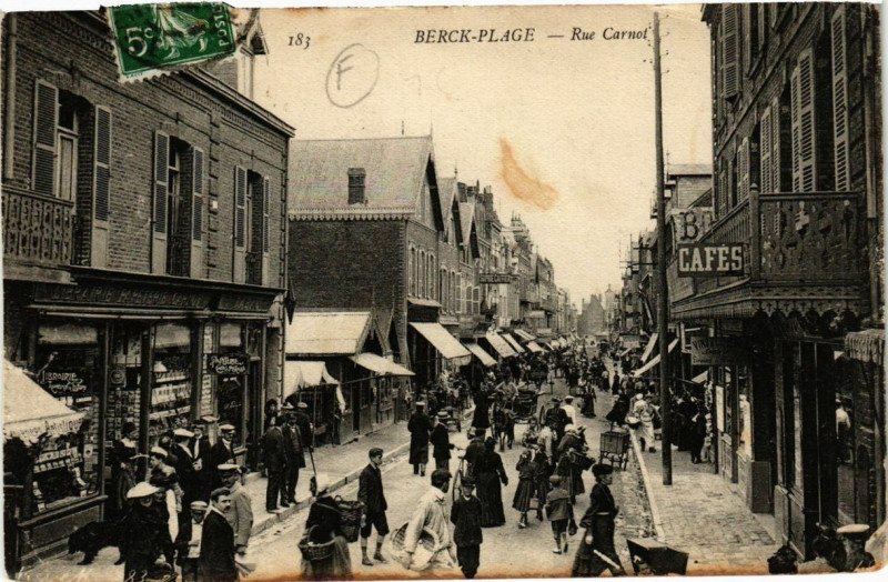 Carte postale ancienne Berck-Plage Rue Carnot à Berck