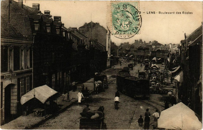 Carte postale ancienne Lens - Boulevard des Ecoles à Lens