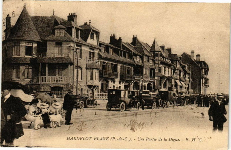 Carte postale ancienne Hardelot Plage - Une Partie de la Digue