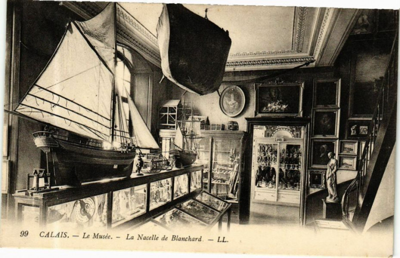 Carte postale ancienne Calais - Le Musée-La Nacelle de Blanchard à Calais