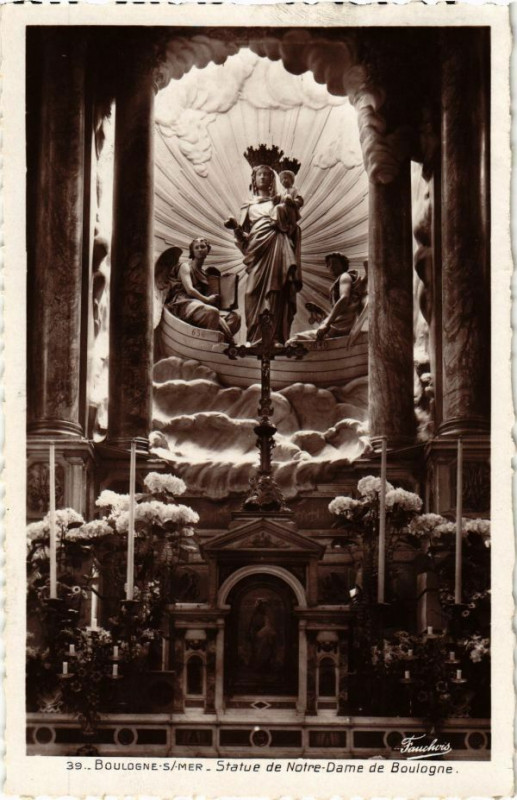 Carte postale ancienne Boulogne-sur-Mer - Statue de Notre-Dame de Boulogne à Boulogne-sur-Mer