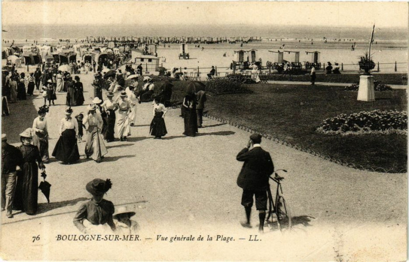 Carte postale ancienne Boulogne-sur-Mer - Vue générale de la Plage à Boulogne-sur-Mer