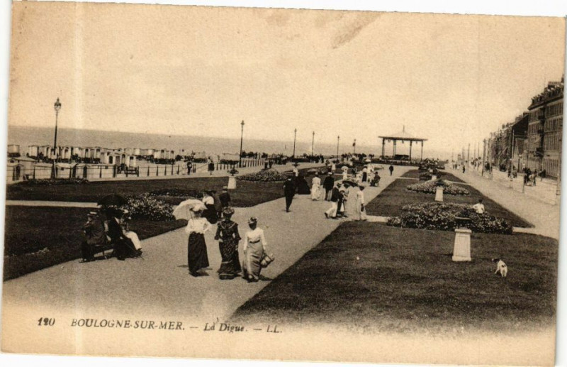 Carte postale ancienne Boulogne-sur-Mer - La Digue à Boulogne-sur-Mer